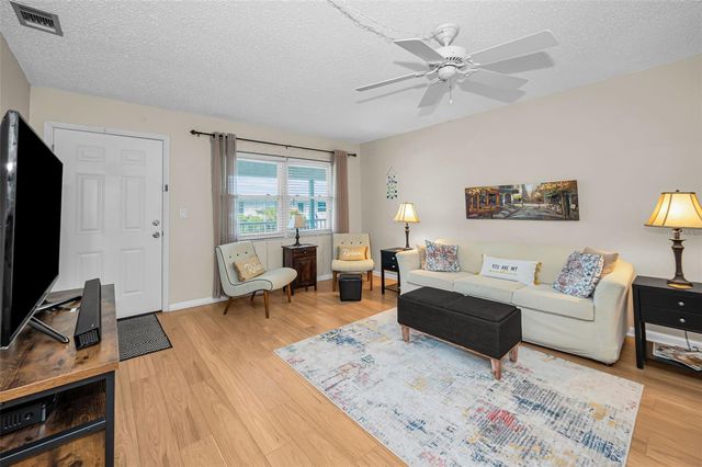 5227 81ST LANE N 22, St Petersburg, FL 33709