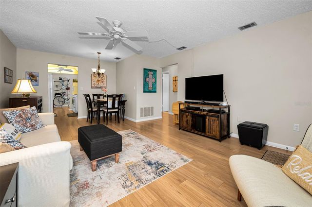 5227 81ST LANE N 22, St Petersburg, FL 33709