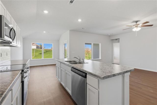 20225 W 194th Terrace, Spring Hill, KS 66083