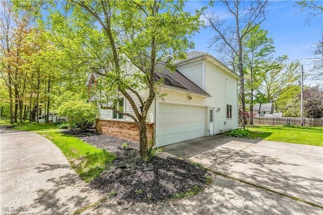 2736 Green Road, Shaker Heights, OH 44122