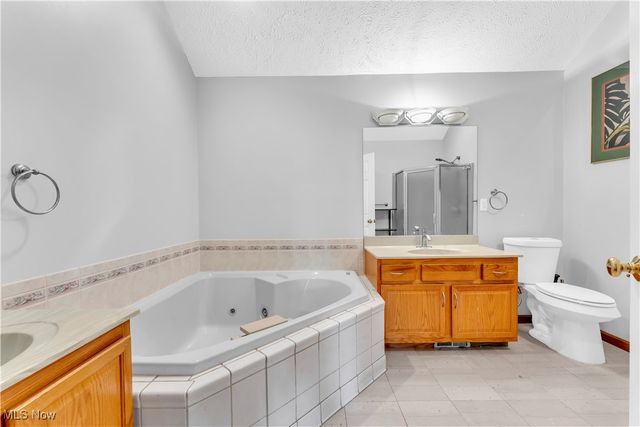 2736 Green Road, Shaker Heights, OH 44122