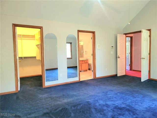 2736 Green Road, Shaker Heights, OH 44122