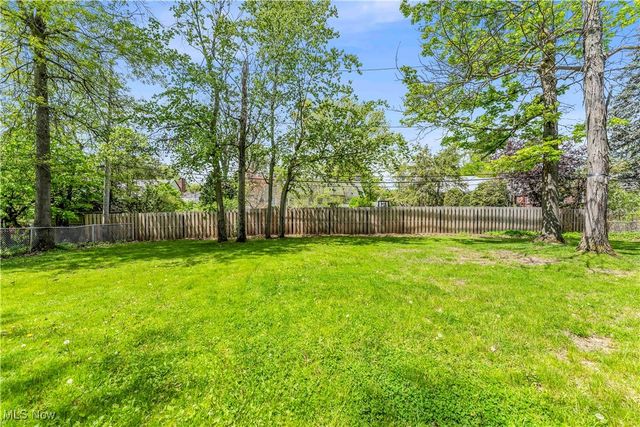 2736 Green Road, Shaker Heights, OH 44122