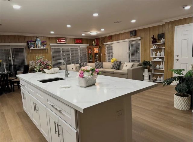9800 Bolsa 60, Westminster, CA 92683