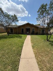 2317 Glenbrook Meadows Drive, Garland, TX 75040