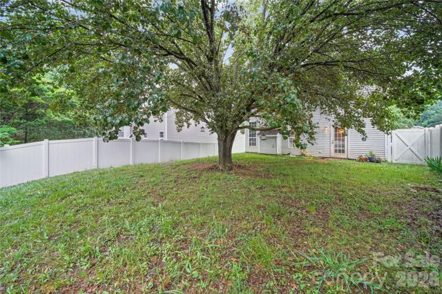 1309 Winding Branch Court, Charlotte, NC 28216