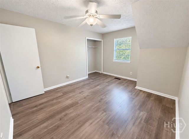 61 Whippoorwill Lane W, Richmond Hill, GA 31324