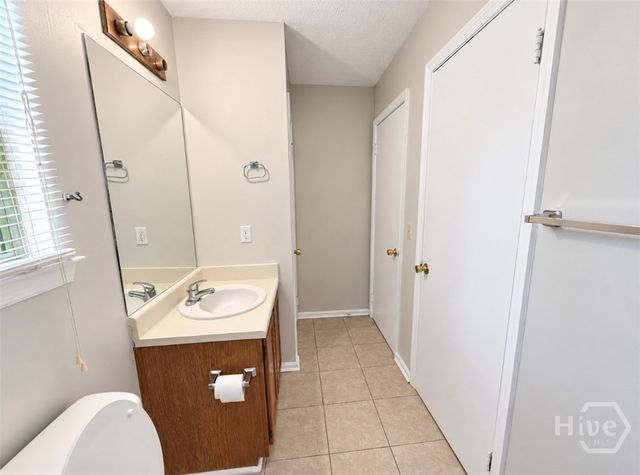 61 Whippoorwill Lane W, Richmond Hill, GA 31324