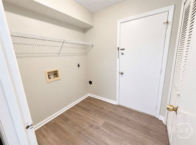 61 Whippoorwill Lane W, Richmond Hill, GA 31324