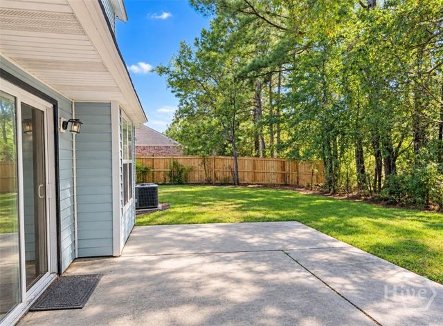 61 Whippoorwill Lane W, Richmond Hill, GA 31324