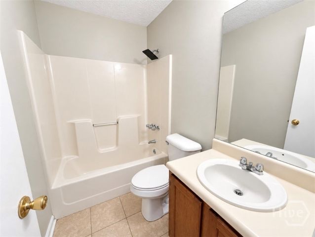 61 Whippoorwill Lane W, Richmond Hill, GA 31324