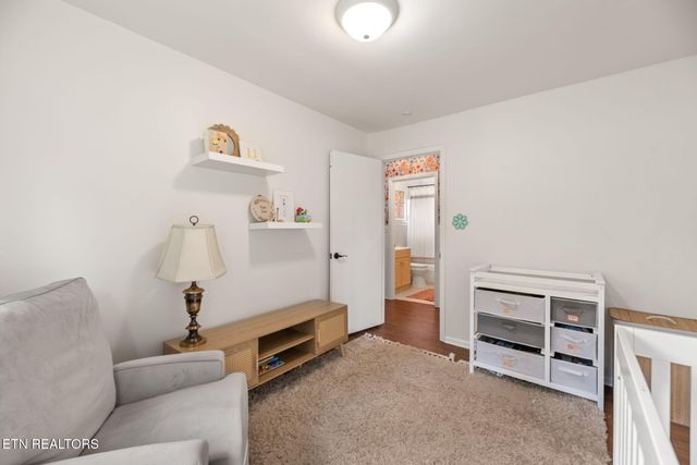 1314 E Walnut Grove Drive, Knoxville, TN 37918