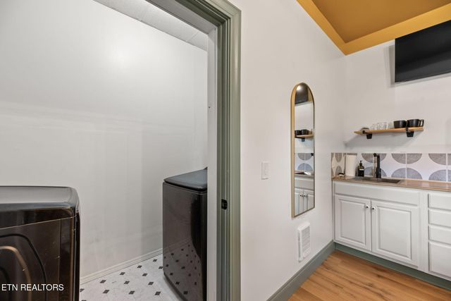1314 E Walnut Grove Drive, Knoxville, TN 37918