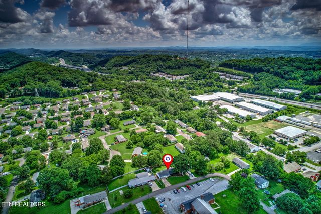 1314 E Walnut Grove Drive, Knoxville, TN 37918