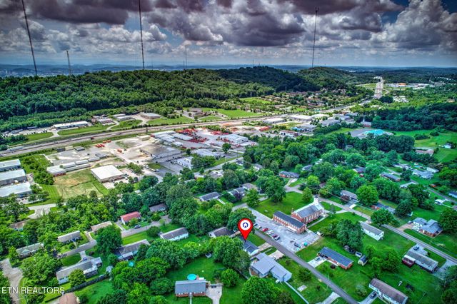 1314 E Walnut Grove Drive, Knoxville, TN 37918