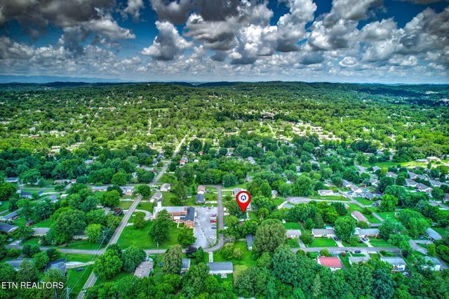 1314 E Walnut Grove Drive, Knoxville, TN 37918