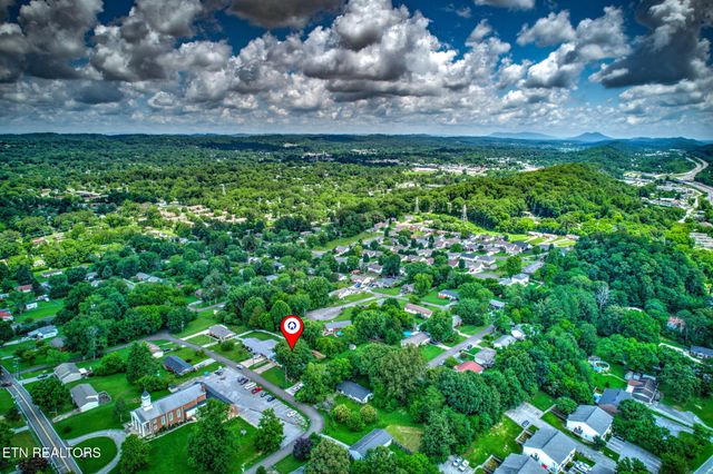 1314 E Walnut Grove Drive, Knoxville, TN 37918