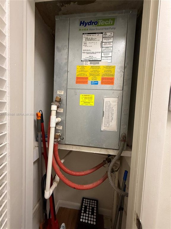 Image 23 of property listing at 900 Tallwood Ave 306, Hollywood, FL 33021