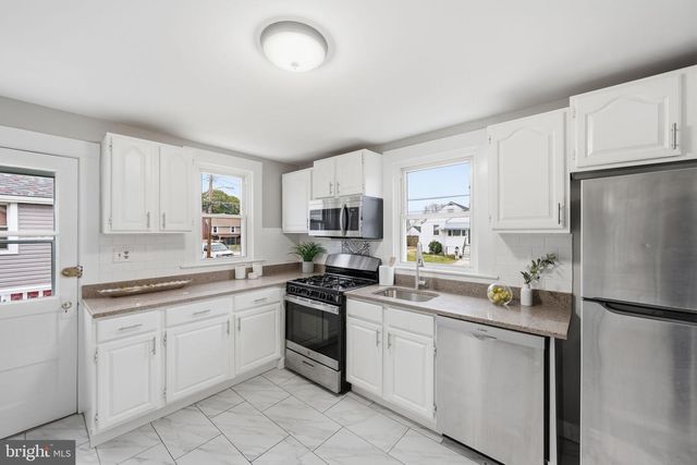 14 BEACH DR, Dundalk, MD 21222