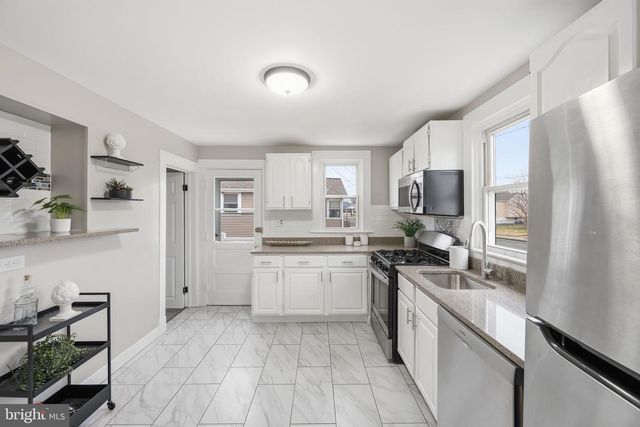 14 BEACH DR, Dundalk, MD 21222