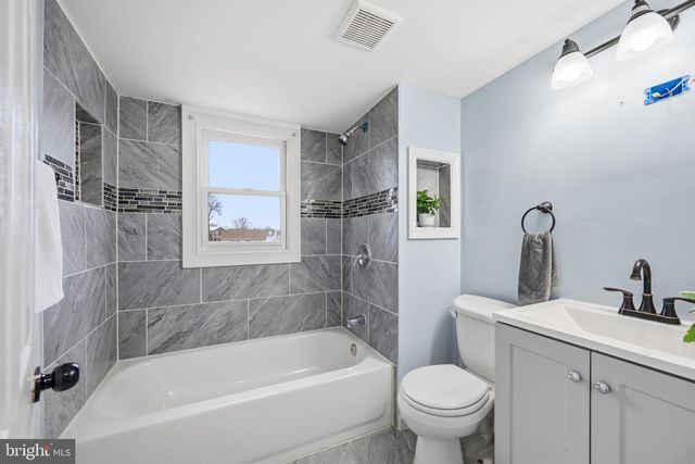 14 BEACH DR, Dundalk, MD 21222