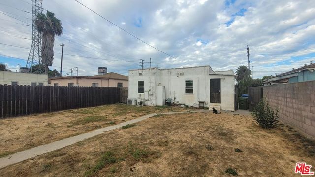 9819 S Hoover Street, Los Angeles, CA 90044