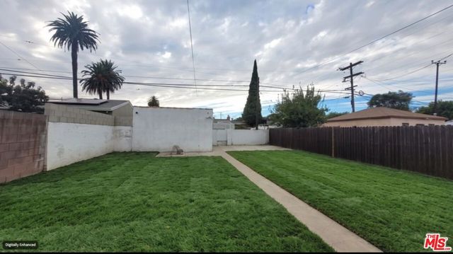 9819 S Hoover Street, Los Angeles, CA 90044