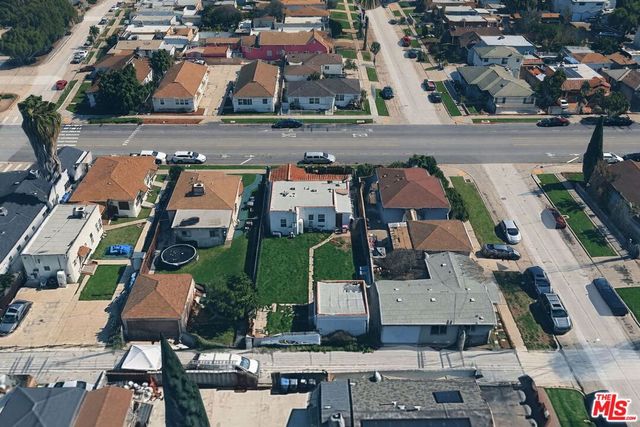 9819 S Hoover Street, Los Angeles, CA 90044