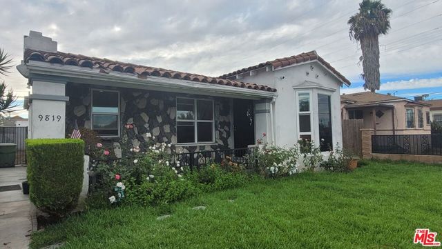 9819 S Hoover Street, Los Angeles, CA 90044