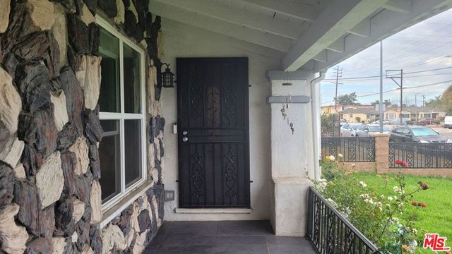 9819 S Hoover Street, Los Angeles, CA 90044