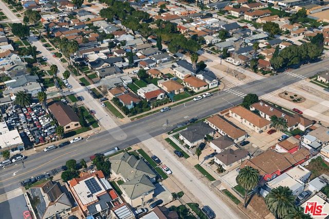 9819 S Hoover Street, Los Angeles, CA 90044