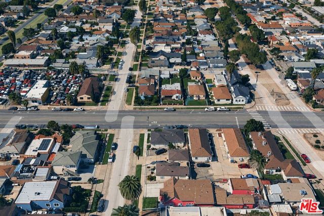 9819 S Hoover Street, Los Angeles, CA 90044