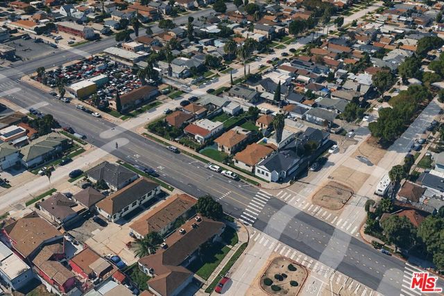 9819 S Hoover Street, Los Angeles, CA 90044