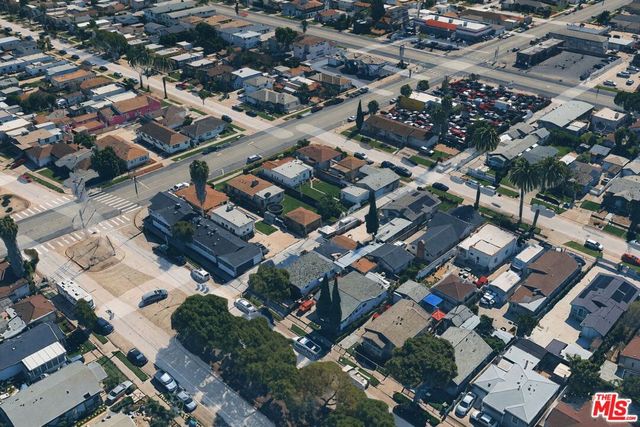 9819 S Hoover Street, Los Angeles, CA 90044