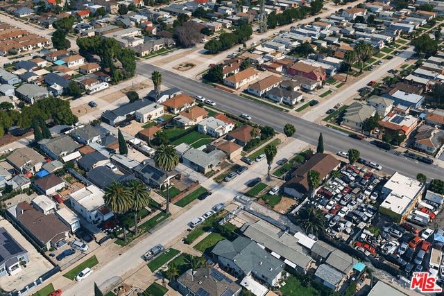 9819 S Hoover Street, Los Angeles, CA 90044