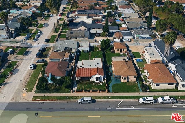 9819 S Hoover Street, Los Angeles, CA 90044