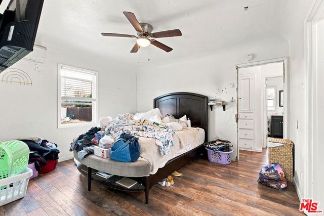 9819 S Hoover Street, Los Angeles, CA 90044