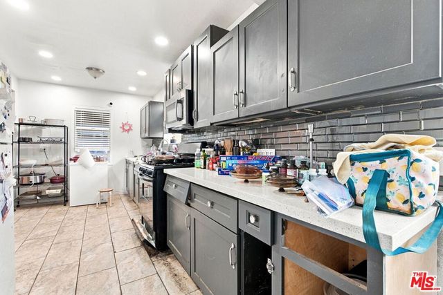9819 S Hoover Street, Los Angeles, CA 90044