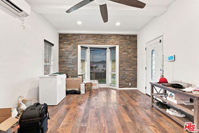 9819 S Hoover Street, Los Angeles, CA 90044