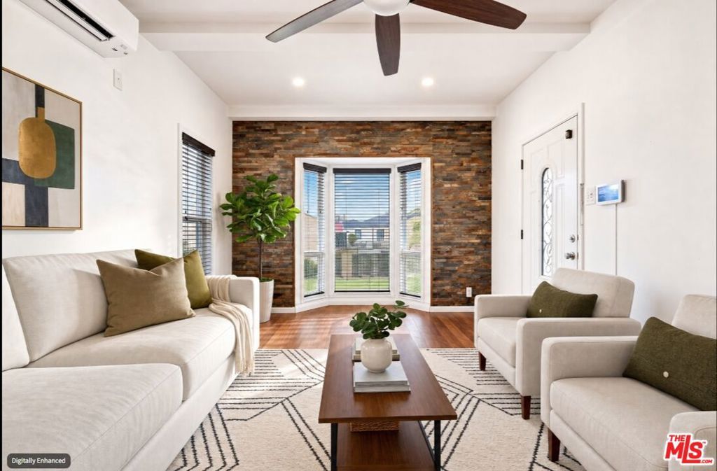 9819 S Hoover Street, Los Angeles, CA 90044