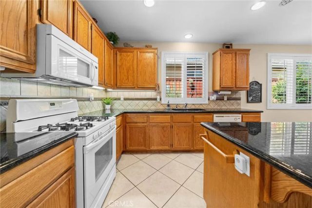 8840 Duval Lane, Hemet, CA 92545