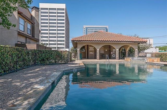 5757 E University Boulevard 22R, Dallas, TX 75206