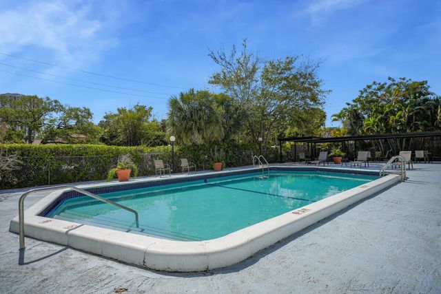 16851 NE 23rd Avenue A408, North Miami Beach, FL 33160