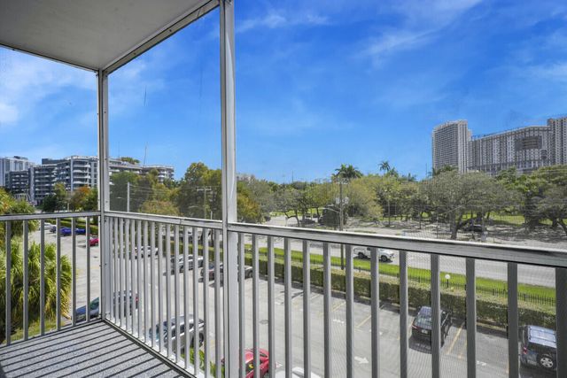 16851 NE 23rd Avenue A408, North Miami Beach, FL 33160