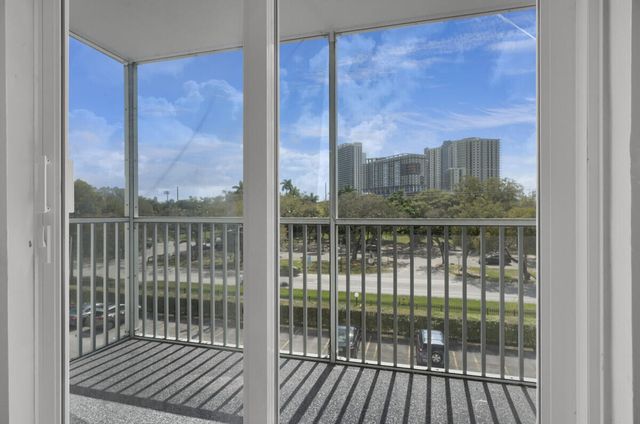 16851 NE 23rd Avenue A408, North Miami Beach, FL 33160