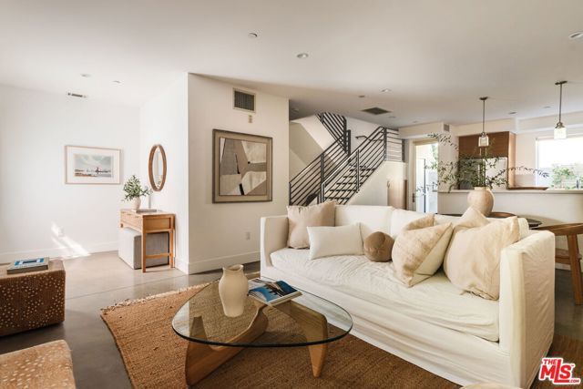 811 19th Street 2, Santa Monica, CA 90403