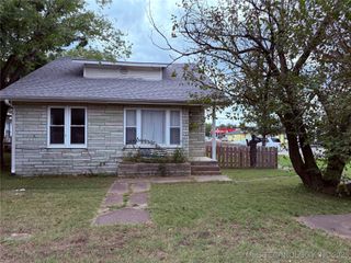 911 W Trudgeon Street, Henryetta, OK 74437