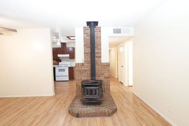 620 Mountain View Avenue NE, Albuquerque, NM 87123