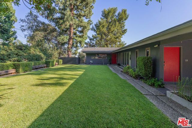 1604 Woodglen Lane, Altadena, CA 91001