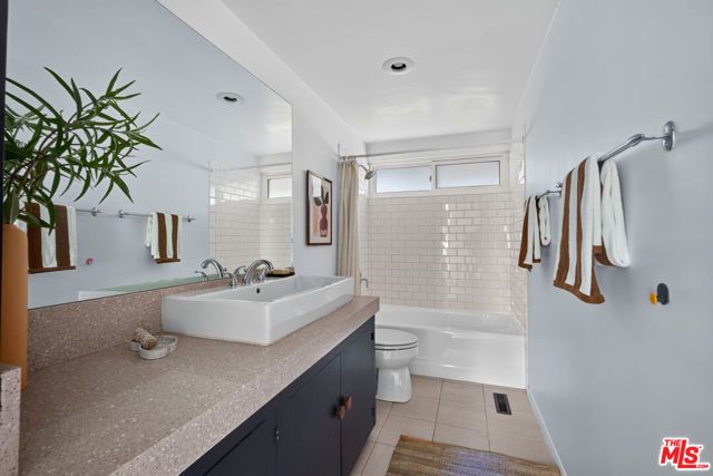 1604 Woodglen Lane, Altadena, CA 91001